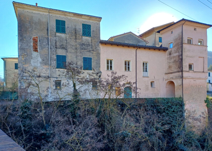 Castello di Isola del Cantone, Italy
